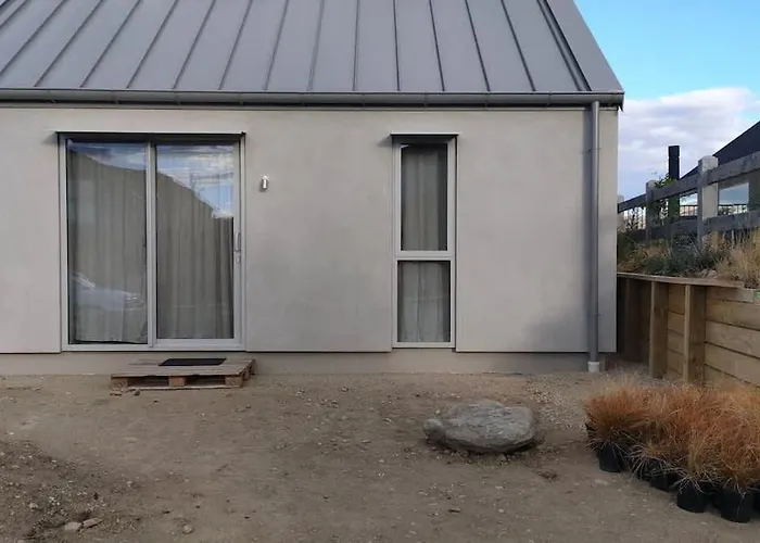 Vakantiehuis Newly Built Unit In Quiet Neighbourhood *